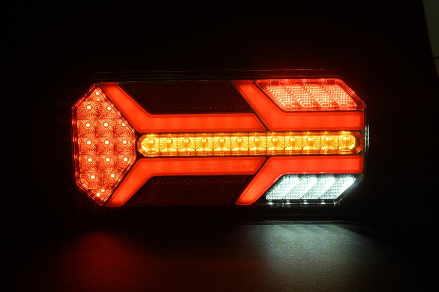 Комплект LED Диодни Стопове, Динамичен Мигач, 7 Функции, 12/24V