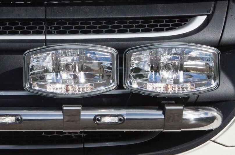 Комплект от 2 броя Халогени Фарове 12V-24V с крушка H7 + 6 ЖЪЛТИ LED габаритни светлини За Камион Трактор Багер Земеделски Машини и др.
