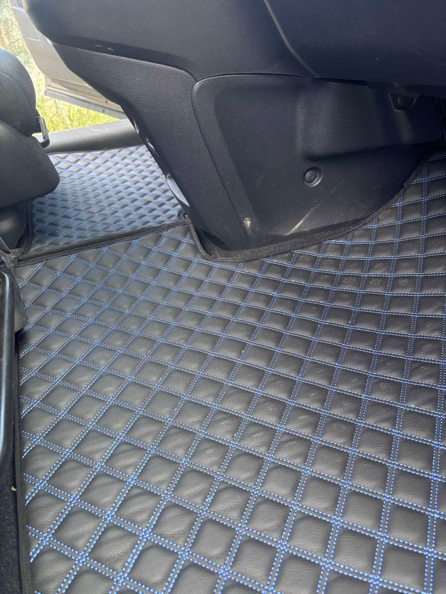 Кожена стелка за Honda CRV 2007-2011 г. черна с двоен син шев