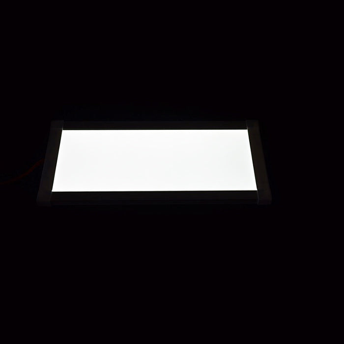 Голям LED плафон 25×5 см със студена бяла светлина и бутон – подходящ за 12/24V