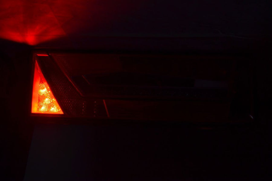 Диоден стоп със зумер за заден ход, LED за Scania R, S, P, G, NGS, NGT, с букса, LUX - десен