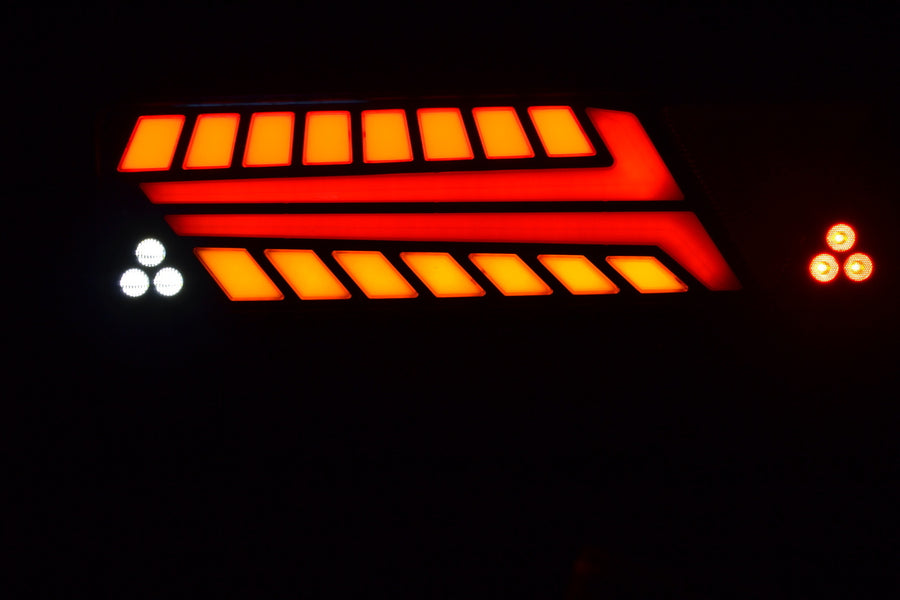 Ляв LED Стоп с Динамичен "Бягащ" Мигач, 52см x 14.6см, 7 Функции, Е-Мark, 12V-24V