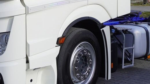 Пластмасова добавка ( вежда за калник ) за Mercedes Actros MP4/MP5