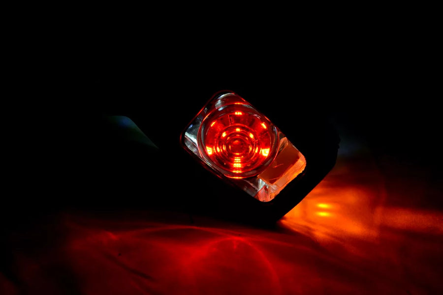 Jumbo голямо тройно LED рогче – правоъгълно косо, 12/24V