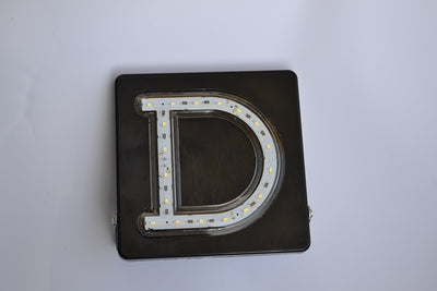 Бял LED знак D, свръхразмер Д-Универсално