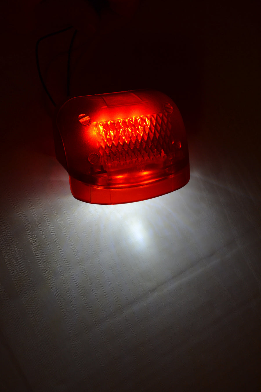 LED осветление за номер ЧЕРВЕНО/БЯЛО 24V, с 12 диода