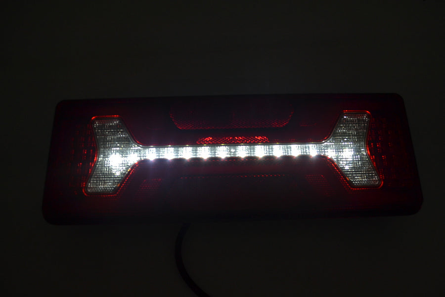 Голям LED стоп, ляв с динамичен мигач, 12/24V