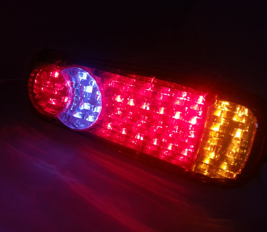 Комплект 2 бр. LED ЛЕД диодни стопове 24V Волта за бус камион ТИР ремарке платформа