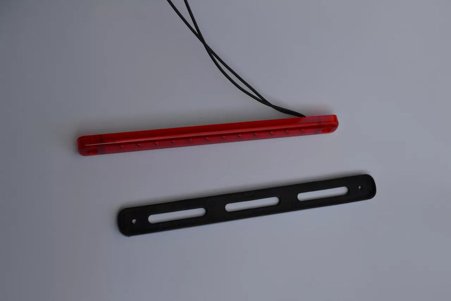 LED трети стоп, червено стъкло, дълъг, 12/24V