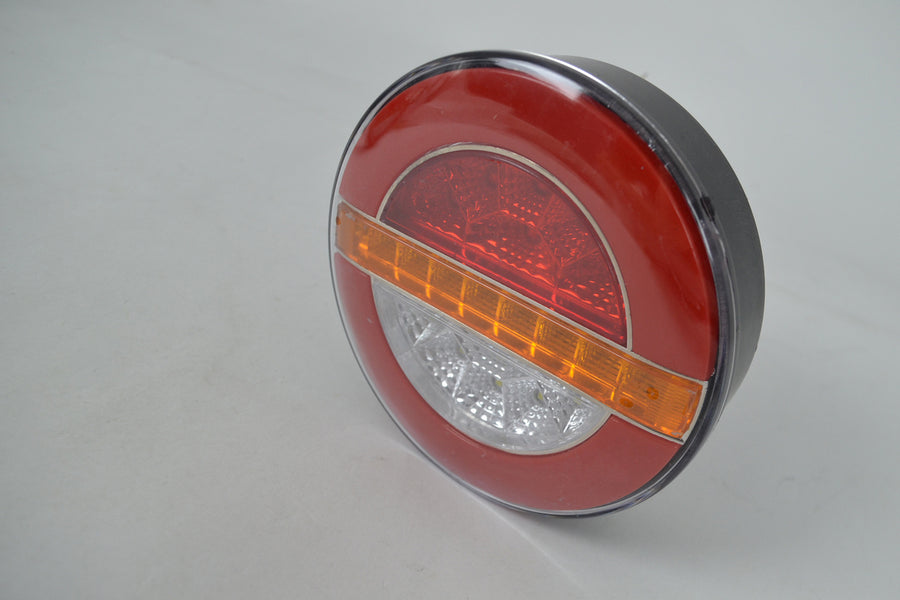 Десен LED стоп хамбургер с динамичен мигач, 12-24V - ЧЕРВЕНО-БЯЛО