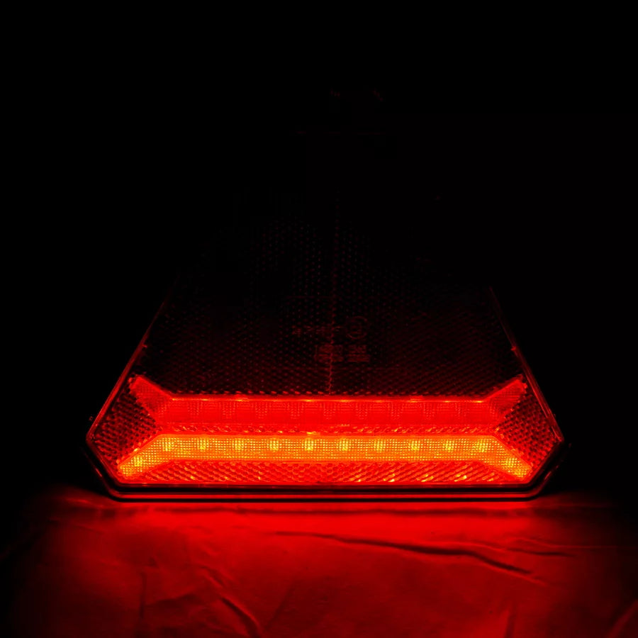 Десен LED триъгълен стоп с 4 функции с динамичен мигач, 12/24V