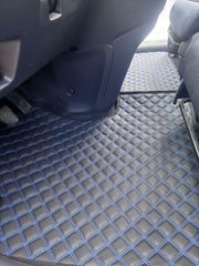 Кожена стелка за Honda CRV 2007-2011 г. черна с двоен син шев