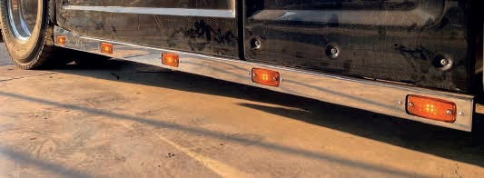 Страничен ролбар за спойлери с отвори за габарити за Mercedes ACTROS MP4-MP5