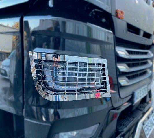 Декорация решетки за фарове за MAN TGX, комплект