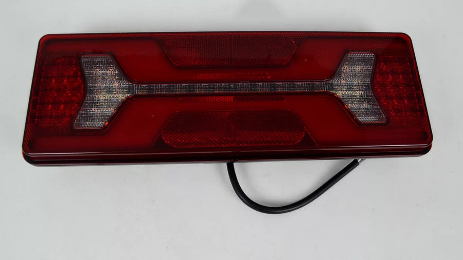 LED стоп за камион – 12/24V, десен с динамичен мигач